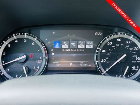 Used 2021 Toyota Highlander XLE FWD image 8