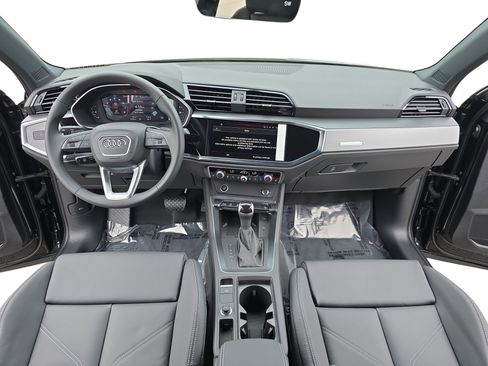 New 2025 Audi Q3 2.0T Premium image 9