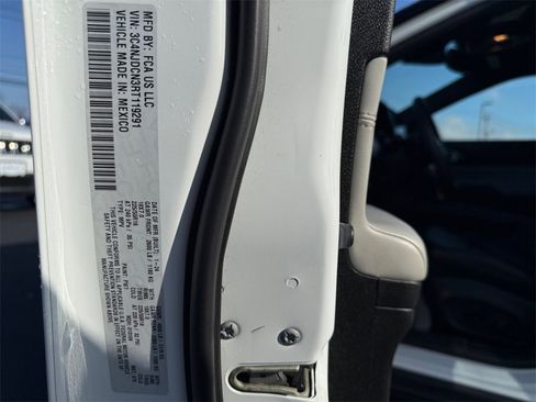 Certified 2024 Jeep Compass Limited image 24