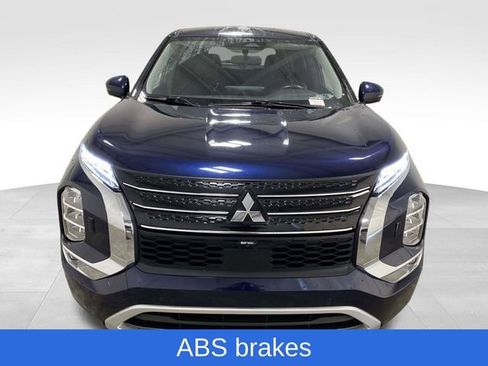 Used 2024 Mitsubishi Outlander SE image 7