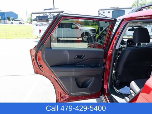 Used 2025 Nissan Pathfinder SV FWD image 14