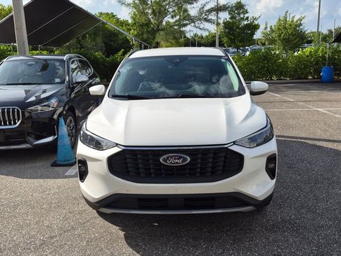 Used 2024 Ford Escape SE FWD image 2