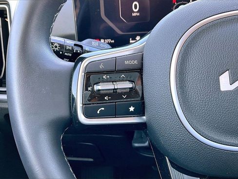 Used 2025 Kia Sorento SX image 20
