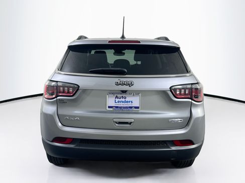 Used 2022 Jeep Compass Latitude AWD/4WD image 6