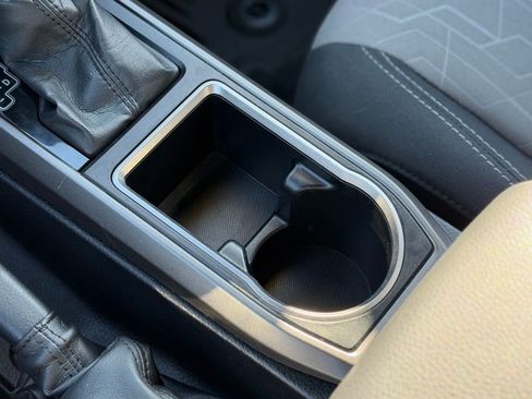 Used 2022 Toyota Tacoma TRD Off-Road w/ Technology Package image 17