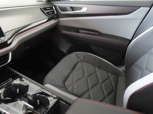 New 2025 Volkswagen Atlas Peak Edition SE image 20