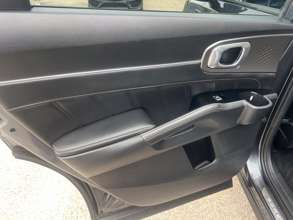 Certified 2023 Kia Sorento SX AWD/4WD image 11