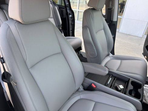 Certified 2024 Honda Odyssey EX-L image 29