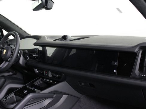 New 2026 Porsche Cayenne GTS image 15