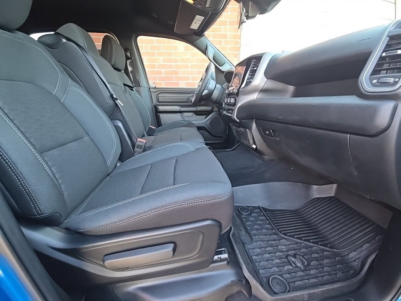 Used 2025 RAM 1500 Warlock AWD/4WD image 23