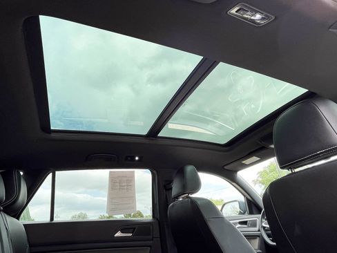 Used 2021 Volkswagen Atlas Cross Sport SE w/ Panoramic Sunroof Package image 14