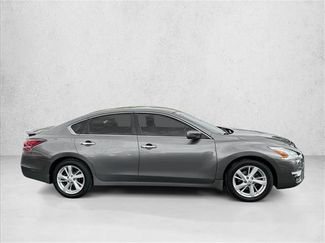 Used 2015 Nissan Altima 2.5 SV video 4