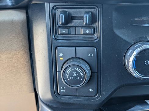 Used 2023 Ford F250 Lariat w/ Tremor Off-Road Package image 29