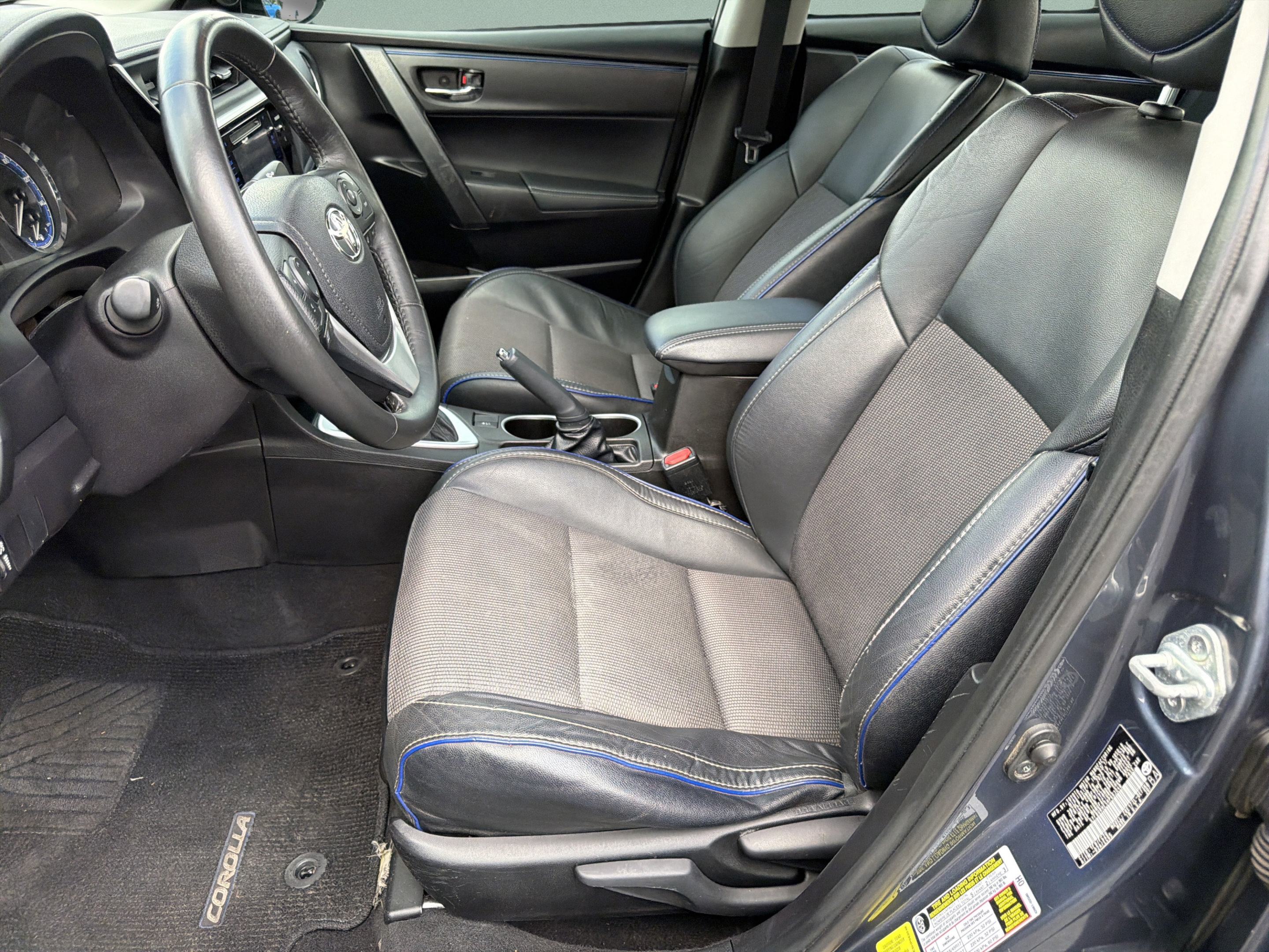 Used 2017 Toyota Corolla SE FWD image 19