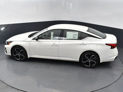 New 2025 Nissan Altima 2.5 SR image 47