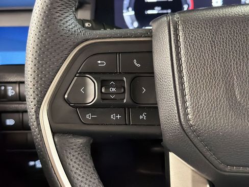 Used 2025 Toyota Tacoma TRD Off-Road AWD/4WD image 16
