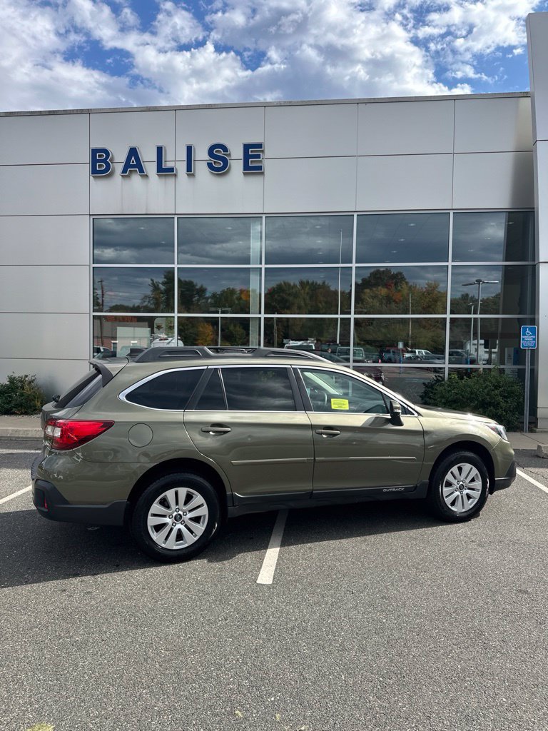 Used 2018 Subaru Outback 2.5i Premium AWD/4WD image 3