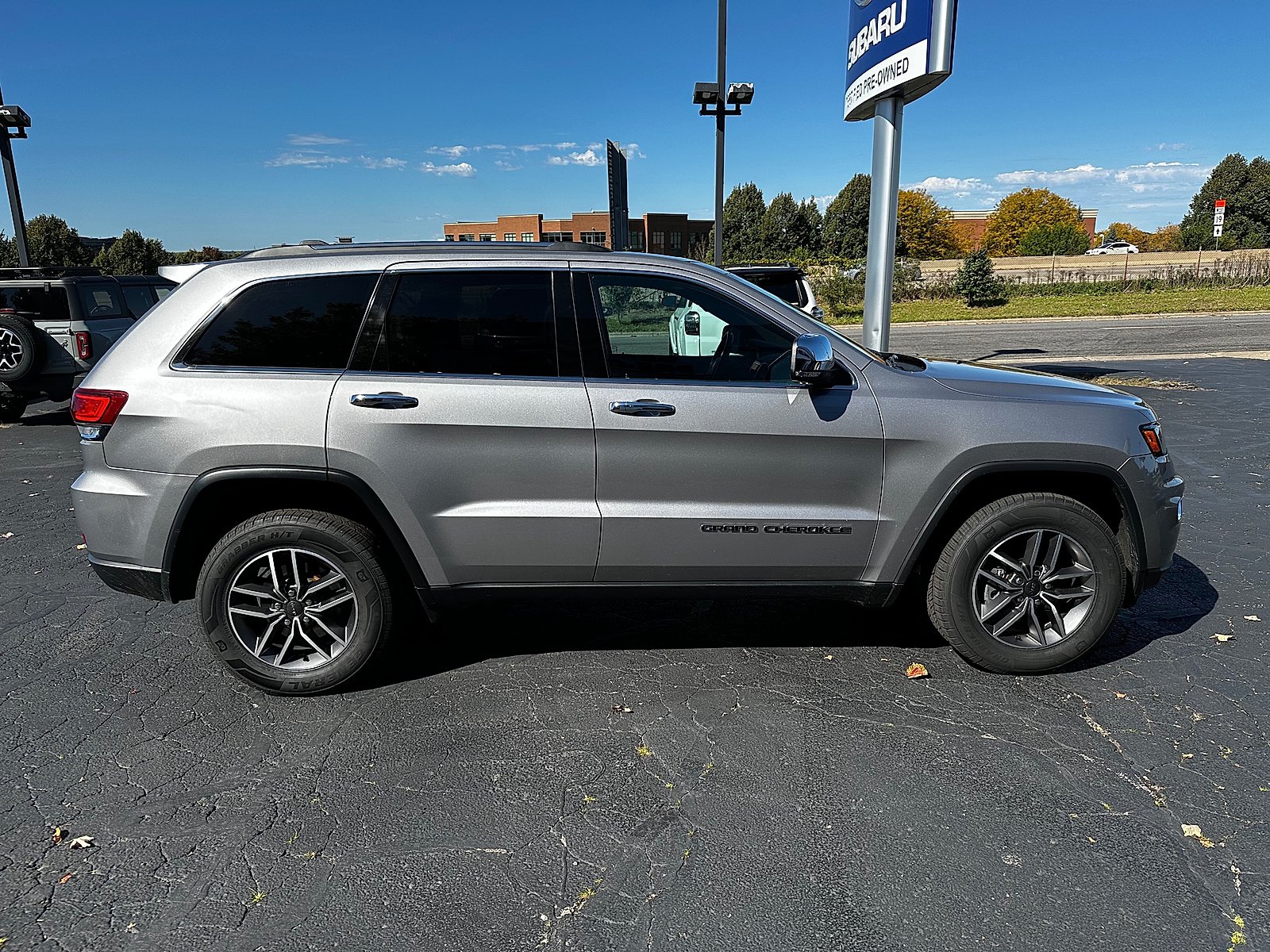 Used 2020 Jeep Grand Cherokee Limited w/ Premium Lighting Group AWD/4WD image 2