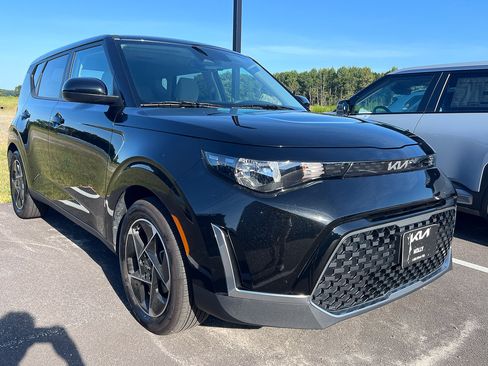 Used 2025 Kia Soul EX FWD image 8