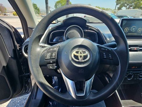 Used 2018 Toyota Yaris iA FWD image 11