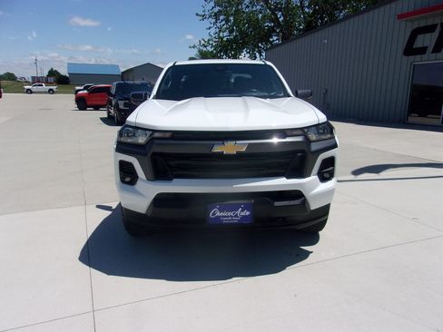 Used 2024 Chevrolet Colorado LT w/ LT Convenience Package II AWD/4WD image 4