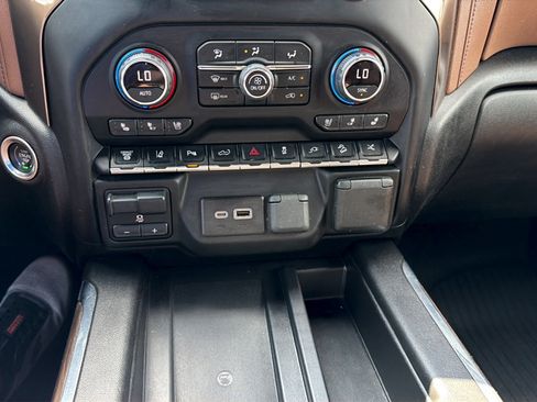 Used 2022 Chevrolet Silverado 2500 High Country w/ Safety Package II AWD/4WD image 26