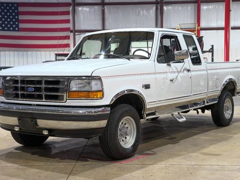 Used 1993 Ford F150 XLT image 1