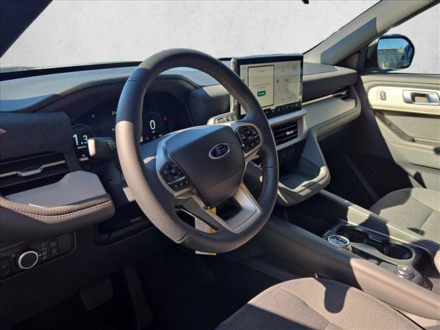 New 2027 Ford Explorer Active RWD image 3