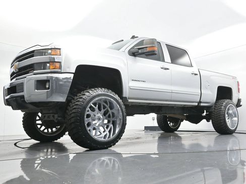 Used 2018 Chevrolet Silverado 2500 LT w/ LT Convenience Package AWD/4WD image 45