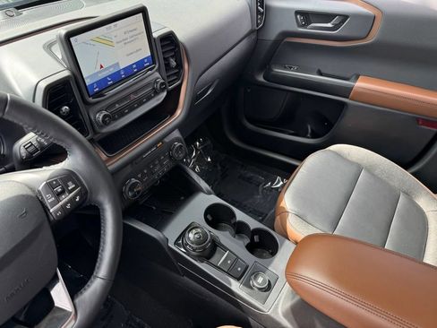 Certified 2023 Ford Bronco Sport Outer Banks w/ Tech Package AWD/4WD image 17