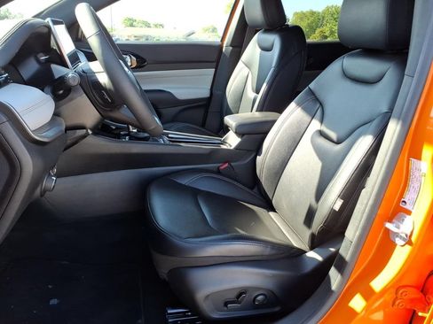 Used 2026 Jeep Compass Limited AWD/4WD image 3