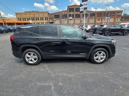 Used 2022 GMC Terrain SLE AWD/4WD image 8
