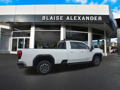 Used 2022 GMC Sierra 3500 SLE w/ SLE Convenience Package image 4