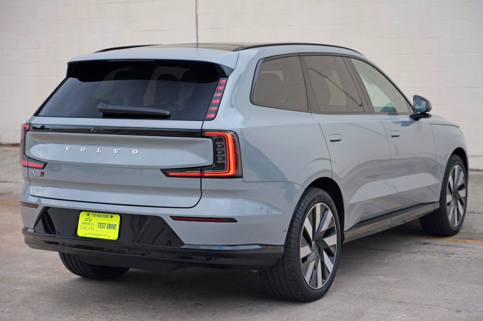 Used 2025 Volvo EX90 Ultra AWD/4WD image 50