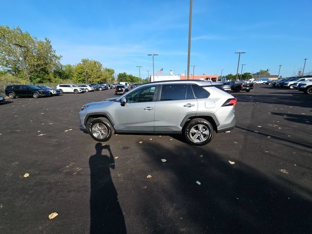 Used 2024 Toyota RAV4 XLE AWD/4WD image 10