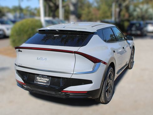 New 2025 Kia EV6 Wind image 7