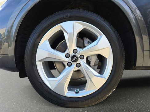 Used 2022 Audi Q5 2.0T Premium Plus w/ Premium Plus Package image 37