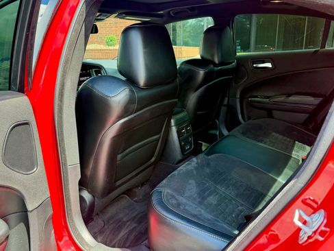 Used 2017 Dodge Charger R/T RWD image 31