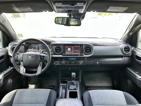 Used 2022 Toyota Tacoma TRD Off-Road w/ Technology Package AWD/4WD image 26