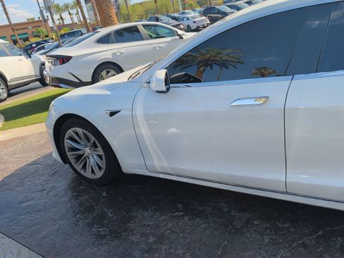 Used 2017 Tesla Model S 75 RWD image 11