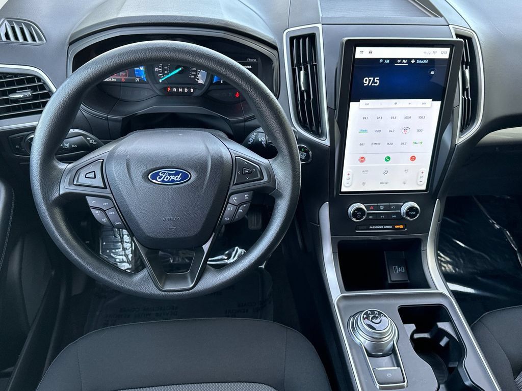 Used 2024 Ford Edge SE w/ Black Appearance Package AWD/4WD image 17