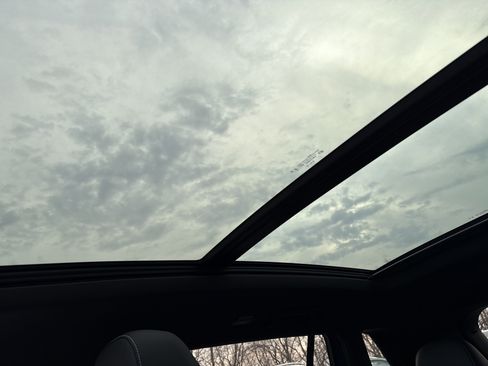 New 2026 Volkswagen Tiguan SE R-Line image 32