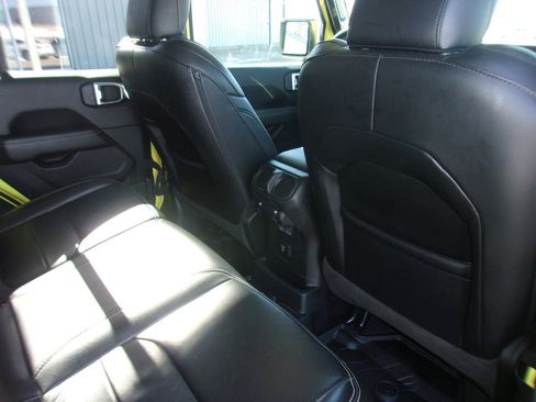 Used 2023 Jeep Wrangler Sahara w/ Cold Weather Group image 15