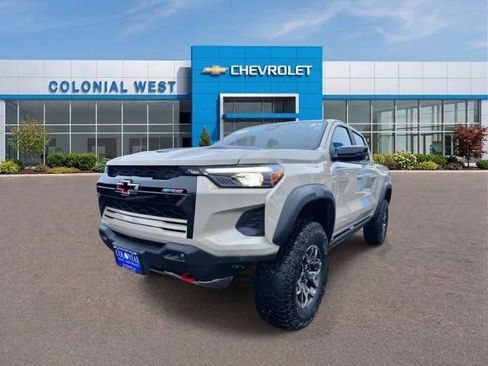 Used 2024 Chevrolet Colorado ZR2 w/ Safety Package AWD/4WD image 3