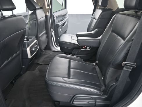 Used 2024 Ford Expedition XLT RWD image 23