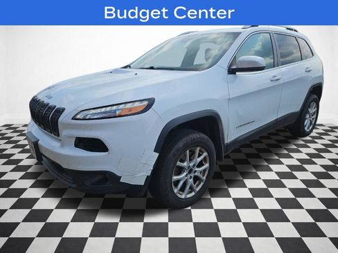 Used 2017 Jeep Cherokee Latitude w/ Safety/Convenience Group AWD/4WD image 2