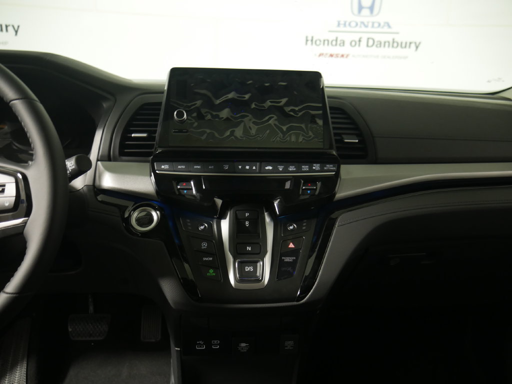 New 2027 Honda Odyssey Touring image 11