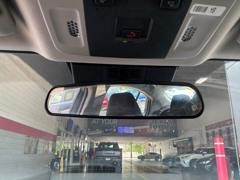Used 2025 Toyota Camry LE FWD image 17