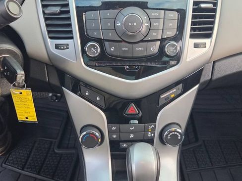 Used 2014 Chevrolet Cruze LT w/ Technology Package FWD image 19