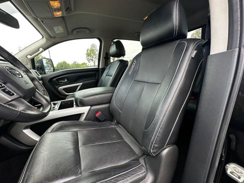 Used 2017 Nissan Titan PRO-4X w/ Pro-4x Convenience Package AWD/4WD image 27